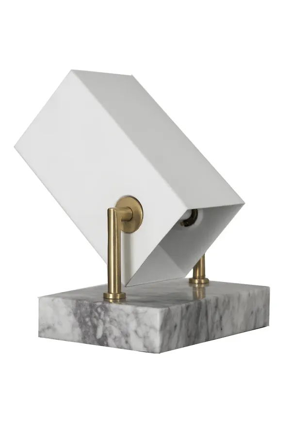 Stilren vit golvlampa 2026 från watt & VEKE.
