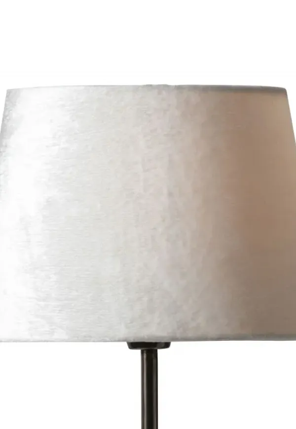 Stilren Lampa som passar bra vid många olika tillfällen.