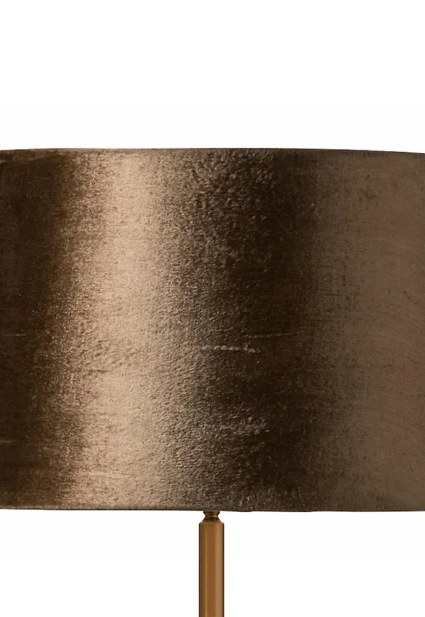 Modern Lampa som passar bra vid många olika tillfällen.