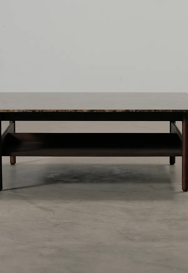 Jättefin soffbord i brunt från Wendelbo.