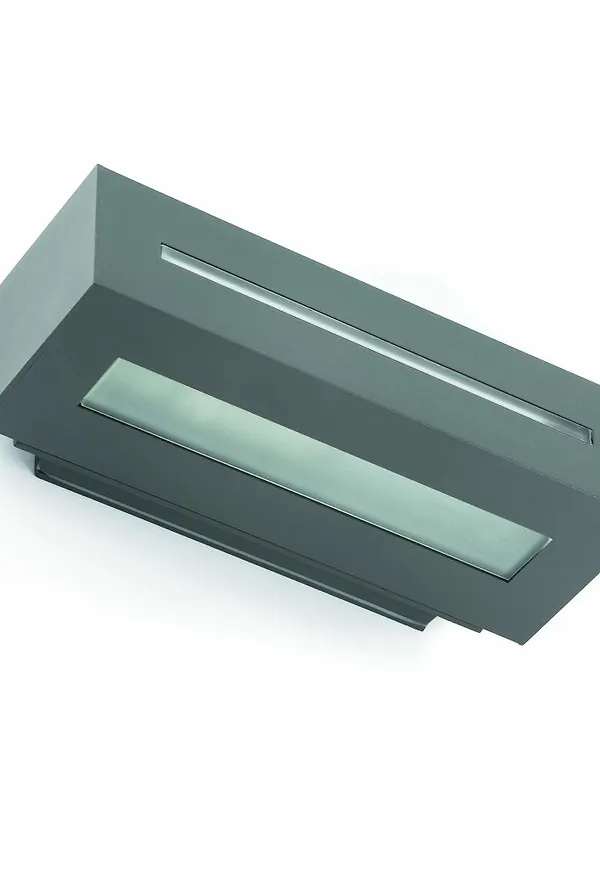 Vacker aluminiumlampa 2025 från Faro Barcelona.