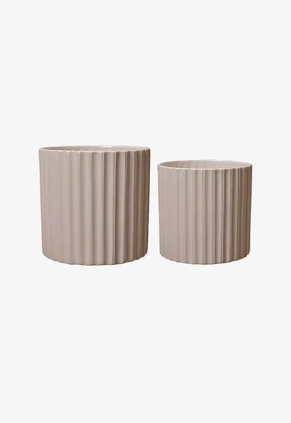 Riktigt snygg beige kruka 2026 från Wikholm Form.