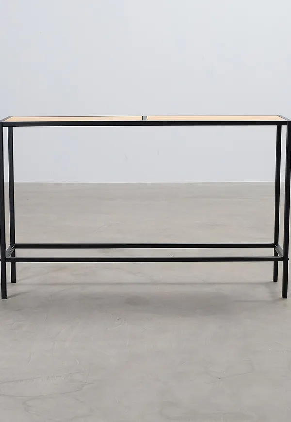 Jättefin bord som passar bra vid många olika tillfällen.