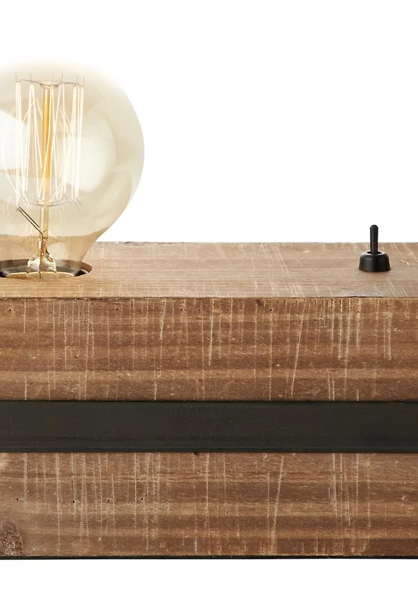 Snygg Lampa som passar bra vid många olika tillfällen.