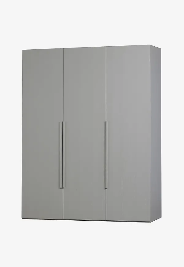 Modern garderob i valnöt från WOOOD.