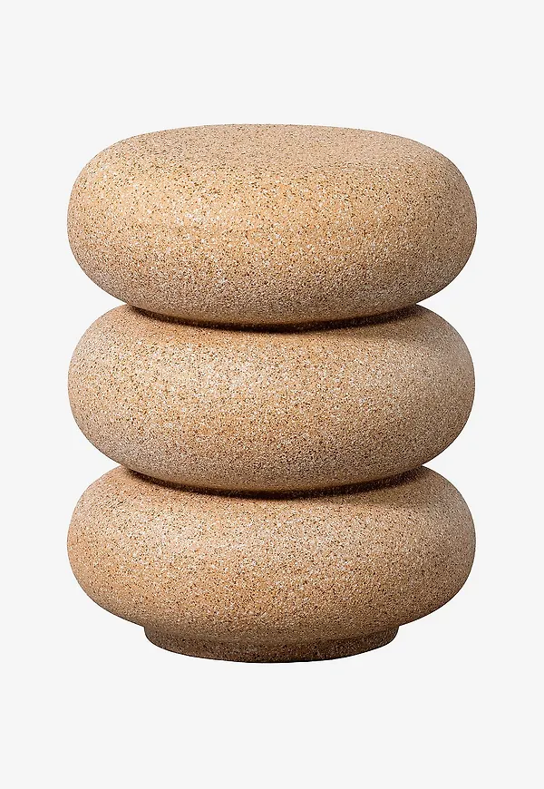 Beige WOOOD-sängbord i skön modell.