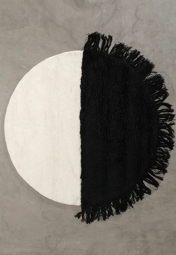 Skön svart matta i ull från Woven Works.