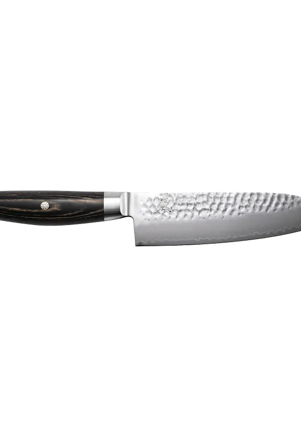 Smickrande santokukniv i svart från Yaxell.