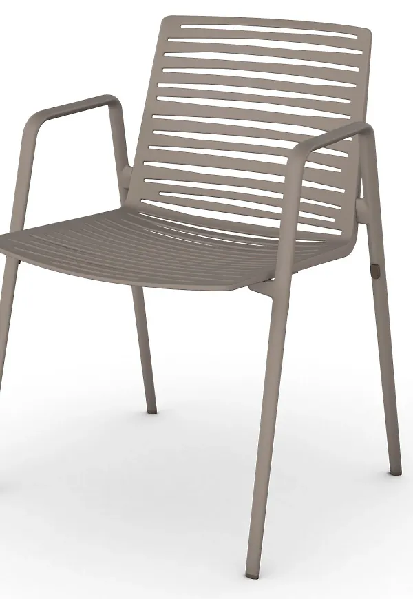 Stilren karmstol i aluminium från Fast Design.