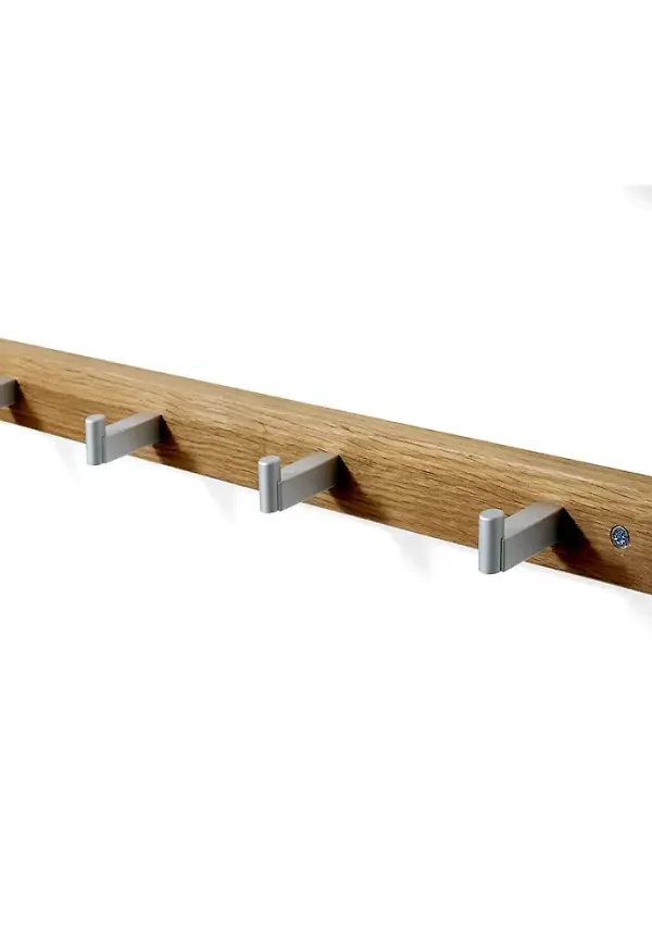 Torkelson förvaringsmöbel i ek som passar perfekt till sommaren 2025!