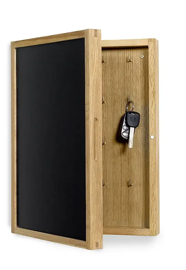 Otroligt snygg förvaringsmöbel i ek 2025 från Torkelson.