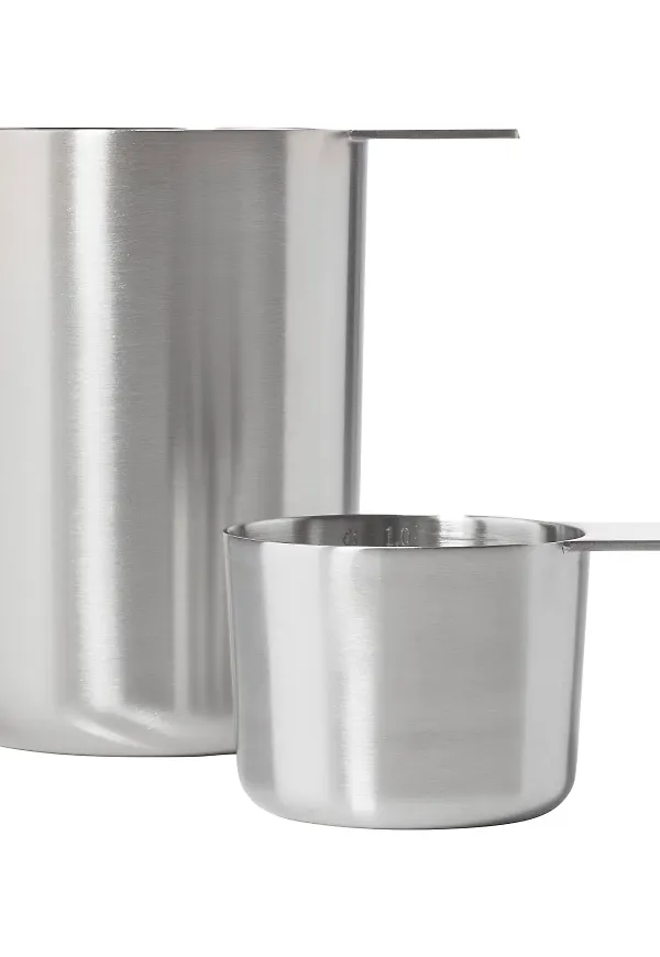 Silverfärgad Zone Denmark-måttsats i exklusiv modell.